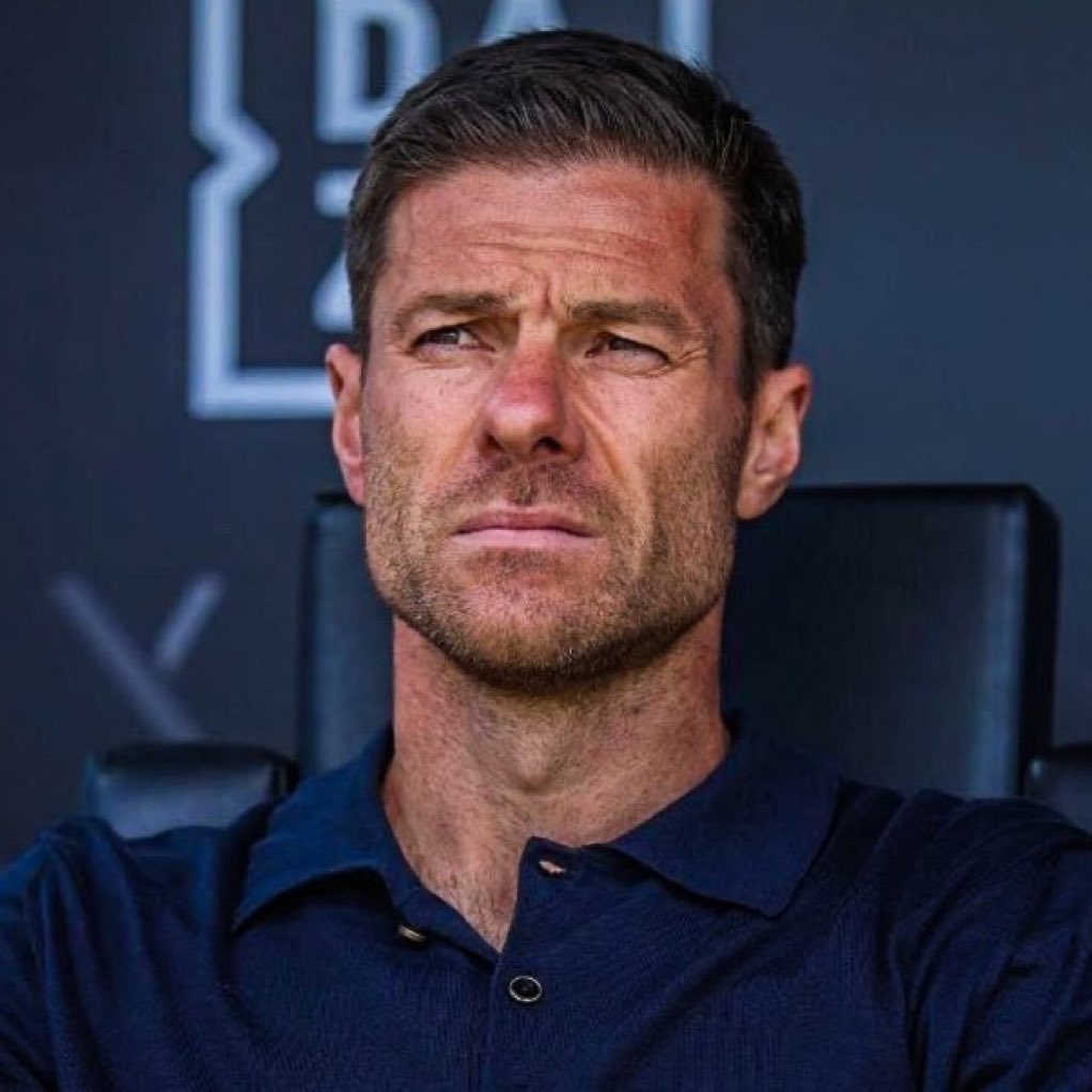 eex1v's tweet image. في الونسو شي مستفز وواضح ماراح يغيره

التبديلات دائماً نفس الشي تحسه روبورت خلاص الدقيقه كيذا ينزل هاللاعب الدقيقه كيذا ينزل اللاعب الثاني مايبدل حسب مجريات المباراة

اليوم المفروض اندريك او غونزالو متواجدين على الاقل من الدقيقه 60 ماتنزلهم ليه ؟ بدأ العقم الهجومي ماراح نفوز دايم