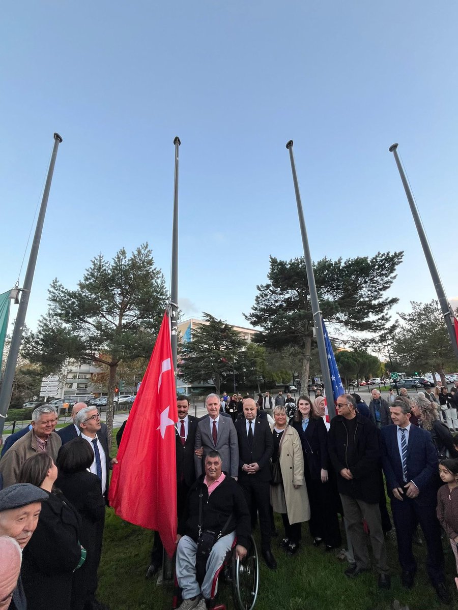 2014’ten bu yana kültürel iş birliğimiz olan Fransa Cenon Belediyesi ile kardeş şehir protokolünü imzaladık.
Misafirperverlikleri için kendilerine teşekkür ediyorum.
📍Fransa