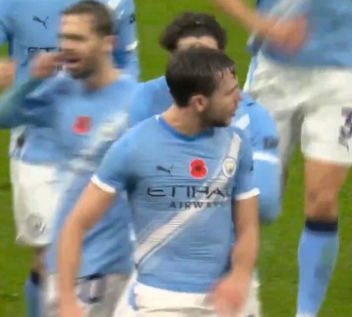 Bernardo Silva looked Liverpool fans in the eyes and went 👉👂 after #ManCity’s second goal. 💀