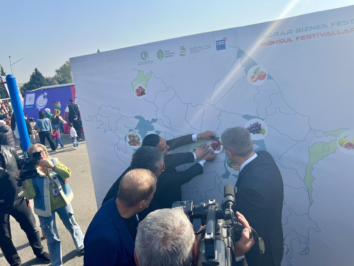 MezahirEfendi's tweet photo. #Göyçay , on the occasion of #8November - #VictoryDay, we congratulated the district's public-political activists at the event .  
#Azerbaijan #Victory #KarabakhIsAzerbaijan

@Goychay_rih
@Milli_Majlis https://t.co/qqMP0eaieU