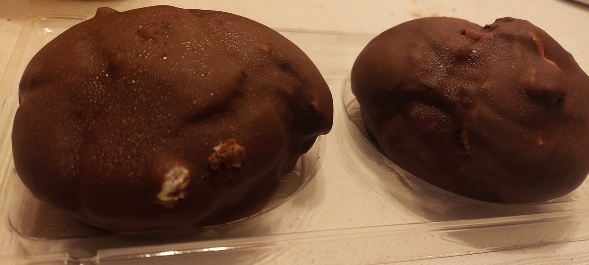 😌 IK kan der toch NIX aan doen dat ze alleen per 2 verkocht worden 😁 #boschebollen