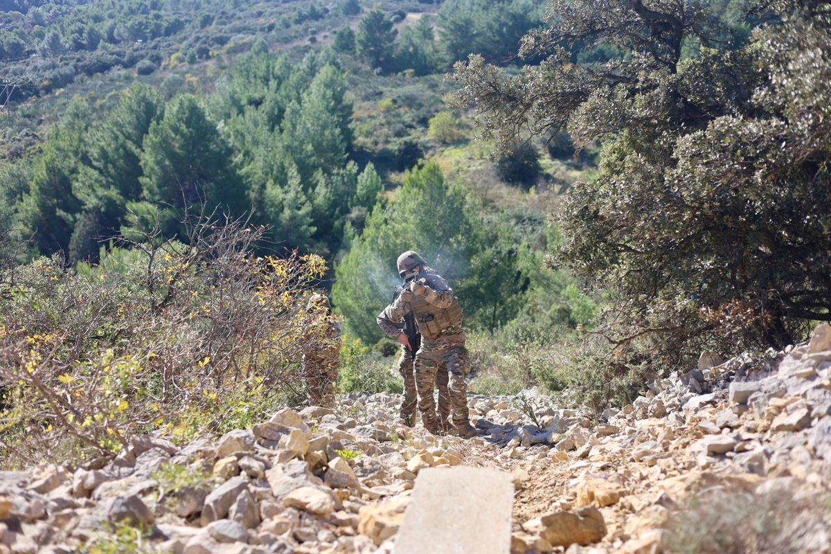 COM6BLB's tweet photo. Dans le cadre de la montée en puissance de la réserve opérationnelle de l'@armeedeterre, 400 réservistes issus des unités de la #6BLB participent à l'exercice Victrix. Depuis samedi ils s’entraînent au combat dans un scénario de haute intensité
#RéservistesOps #RéserveTerre https://t.co/MuJ0Gp7z5M