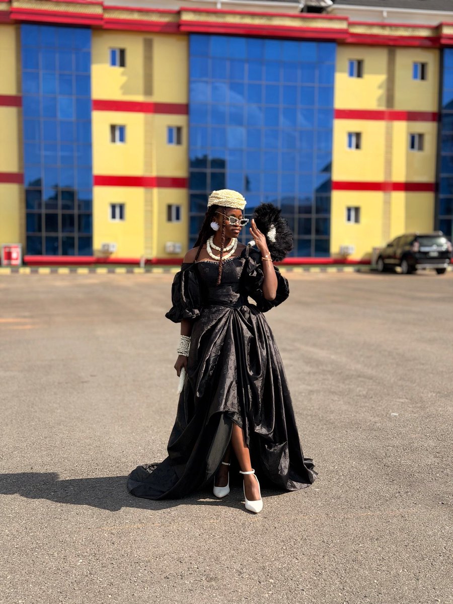 FalolaOyinlola's tweet photo. A billion souls in 10k cities!!
Happy 13 anniversary, Celebration Church❤️

Avant Garde no pass like this🌚 https://t.co/1tspeR8Mau