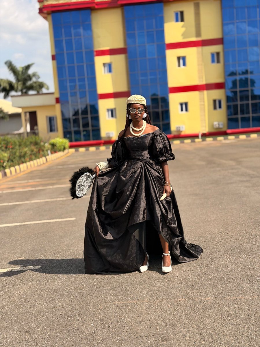 FalolaOyinlola's tweet photo. A billion souls in 10k cities!!
Happy 13 anniversary, Celebration Church❤️

Avant Garde no pass like this🌚 https://t.co/1tspeR8Mau