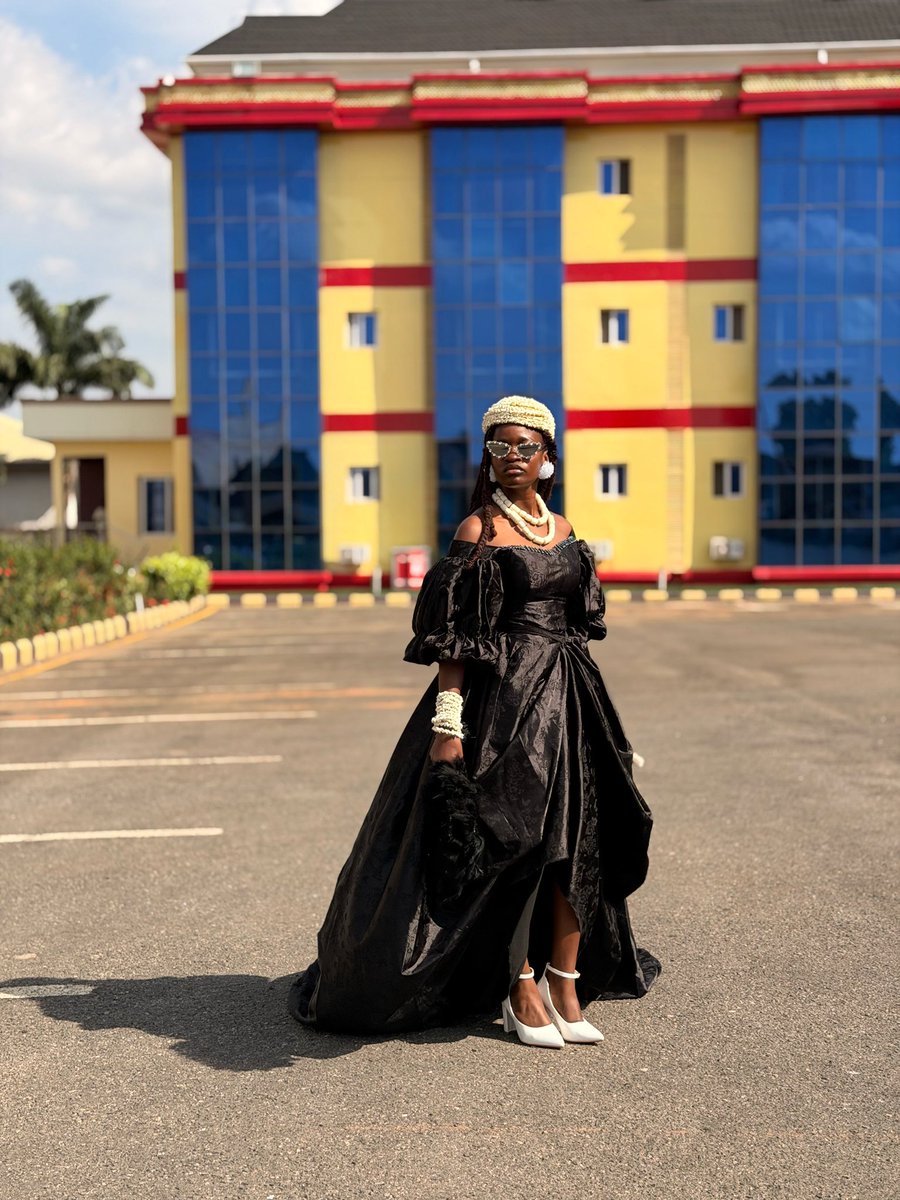 FalolaOyinlola's tweet photo. A billion souls in 10k cities!!
Happy 13 anniversary, Celebration Church❤️

Avant Garde no pass like this🌚 https://t.co/1tspeR8Mau
