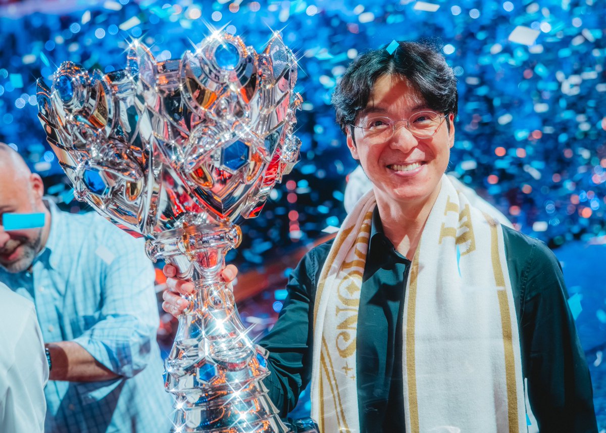 LoL Esports tweet media