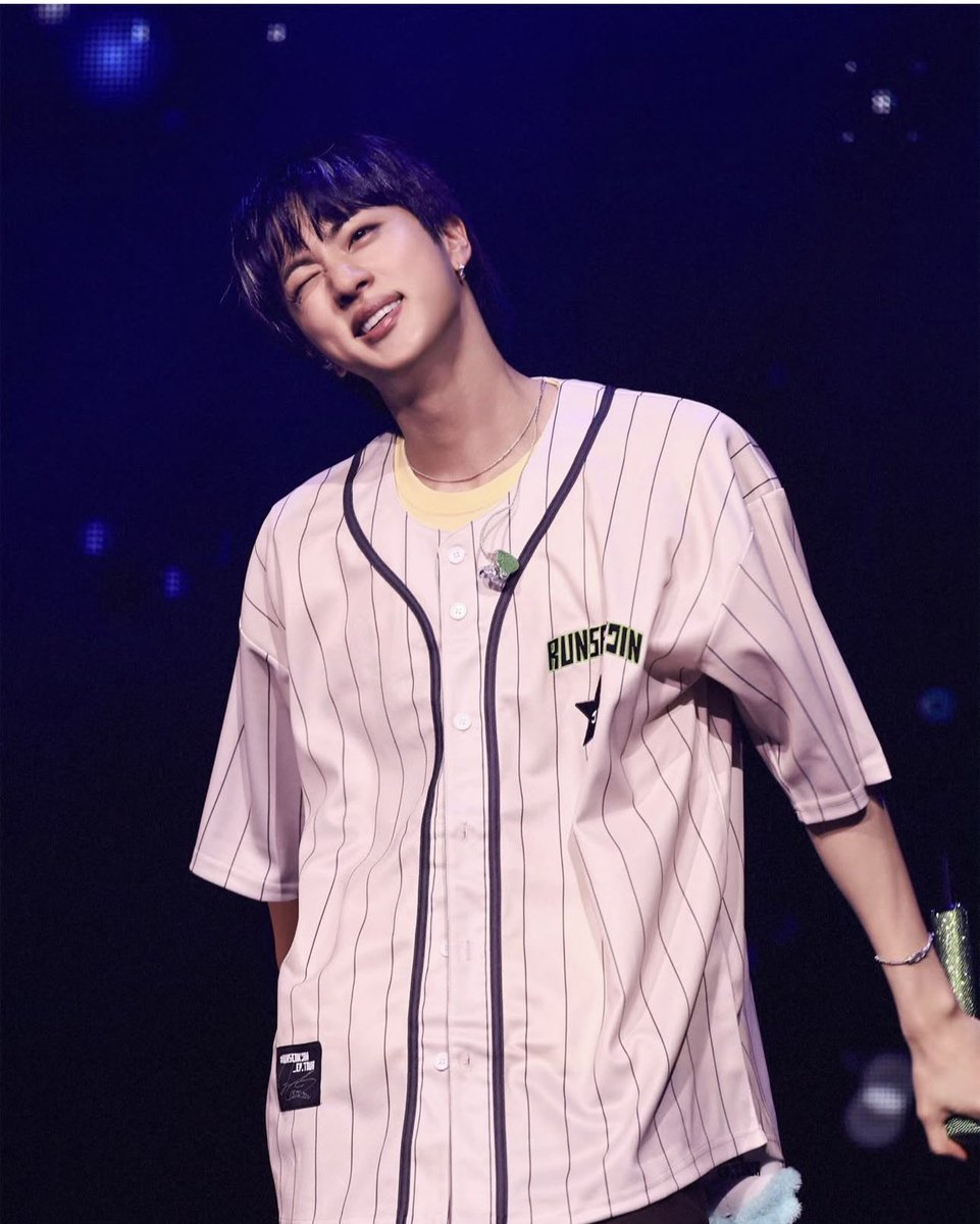 lovemyself_Pau's tweet photo. I vote #JIN for #2025MAMAVOTE https://t.co/eaOvOgpmcR