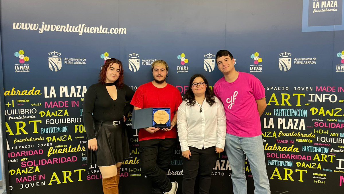 El otro día estuvimos en la Gala de Asociaciones de Fuenlabrada! Gracias a <a href="/CJFuenla/">Consejo Juventud Fuenla</a> por reconocer nuestro trabajo y el de todas las entidades que seguimos impulsando una Fuenlabrada mejor cada día! 😊‼️