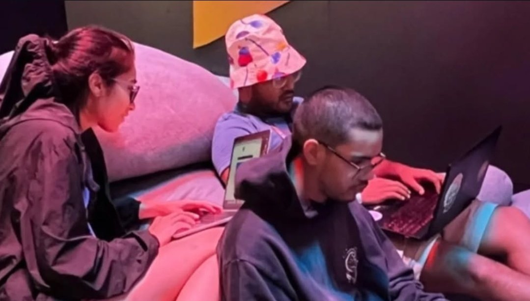 <a href="/cypherbadger/">Cypherbadger 🦡 ☀️</a> Un tbt de los tiempos de hackeo contigo y el topobadger! Estoy tan feliz de verlos!!