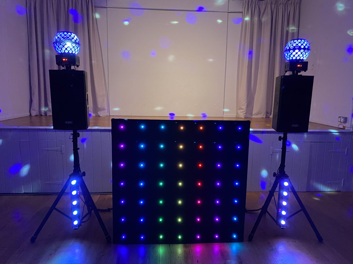 1 week, 3 parties 😁🥳🪩🎧🎵