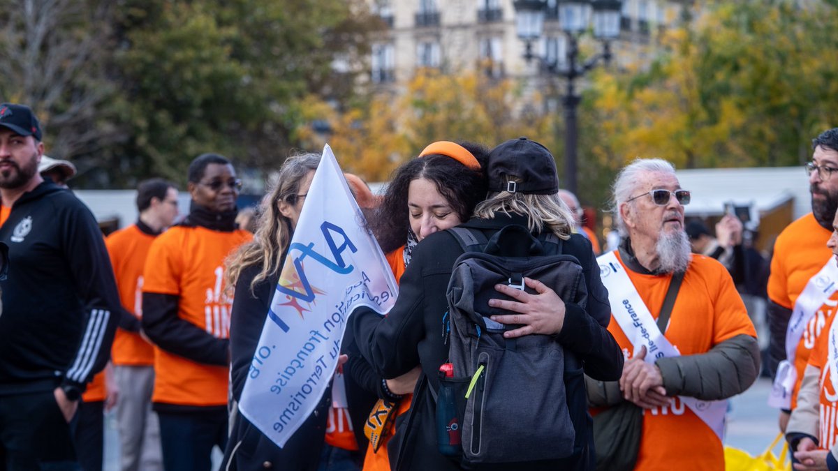 Marche en hommage aux victimes des attentats du 13 novembre 2015 || <a href="/afvt_org/">AfVT</a>