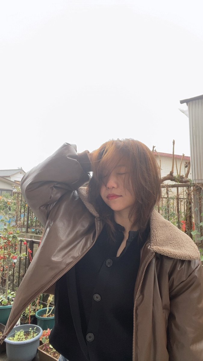 TrRvRv's tweet photo. wolfcut era 🐺 https://t.co/3begAvBiRY