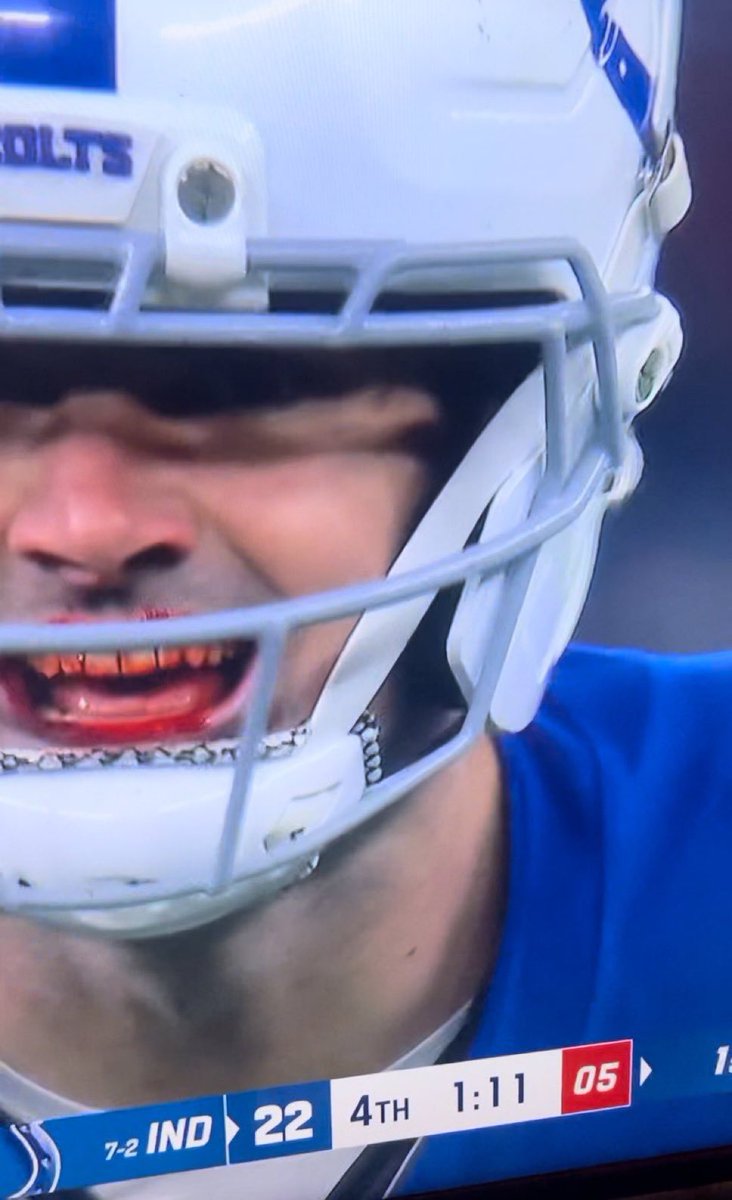 TheQuantrix's tweet image. THIS IS FOOTBALL. Colts are 8-2 #colts