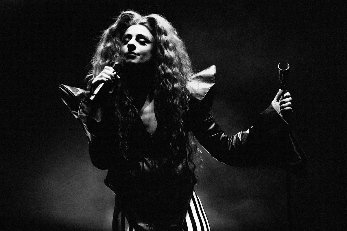 Solo un spoiler de ayer 🤍📸 el show del año