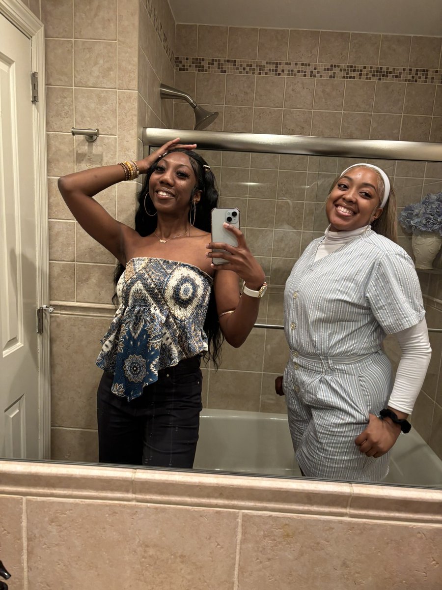 naenzhae's tweet image. Sunday 🩵