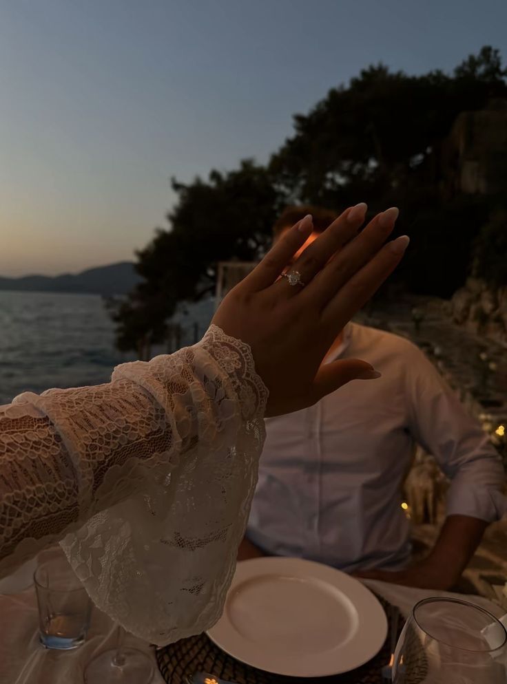 𝑂𝑛𝑒 𝑑𝑎𝑦 ❤️