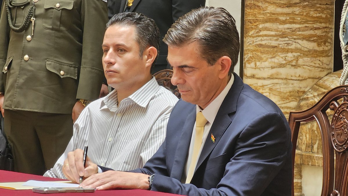 Ministerio de Defensa tweet media