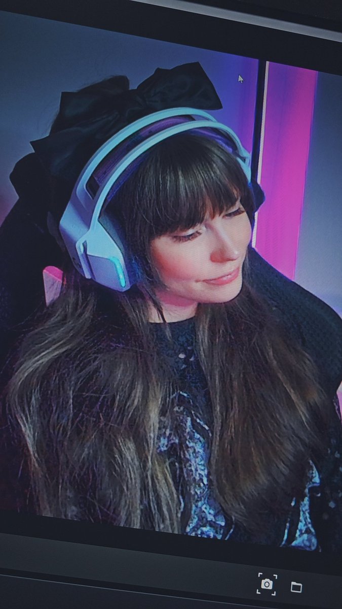 Sunday Chillday Multistream ✨️
💚kick.com/foxymandy
💜twitch.tv/foxymandy
❤️youtube.com/@foxymandy.off…