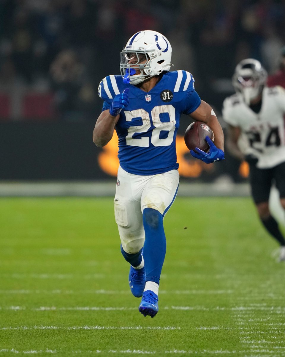 YahooFantasy's tweet photo. Jonathan Taylor's 48.1 fantasy points are the most scored in a single game by a RB in over two years.

(Since De'Von Achane in Week 3 of 2023) https://t.co/IXa5AHvwF6