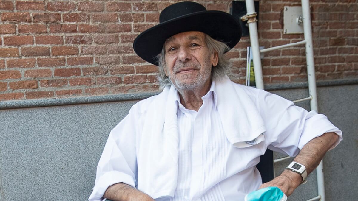 Sr.Presidente:
Hoy se cumple una semana del fallecimiento del torero Rafael de Paula, Medalla Bellas Artes 2002, inspirador de "La música callada del toreo" del inmenso José Bergamín, y ni usted ni su Ministro de Cultura han sido capaces de un mínimo recuerdo y homenaje. 
En fin