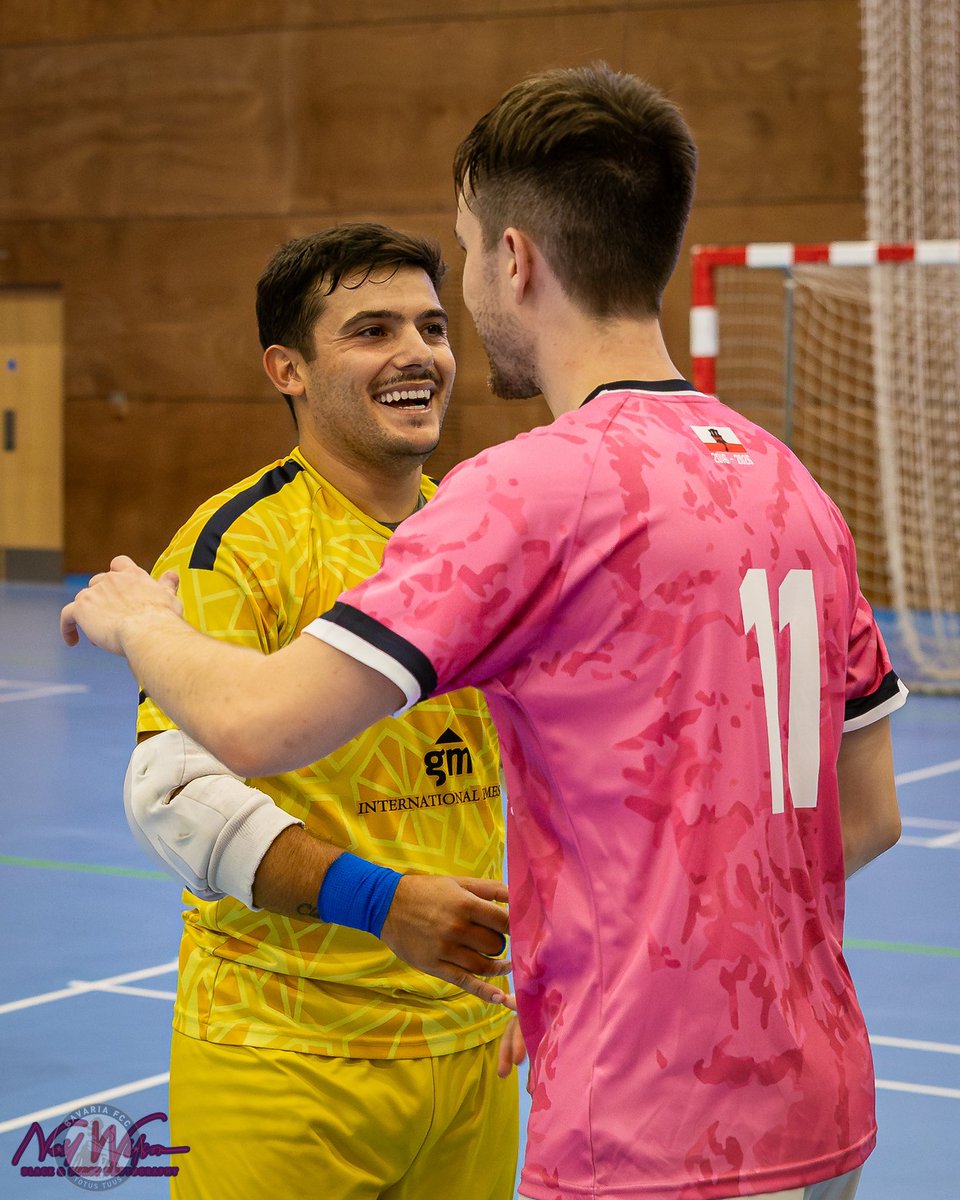 Full Time Result:

Bavaria 11-1 Hercules

A resounding win to bounce back in style with an Ashley Rodriguez hat trick and a Tyson Ruiz brace the highlights. 

On to the next one.

#ThePinks | #BavariaFutsal 💕
