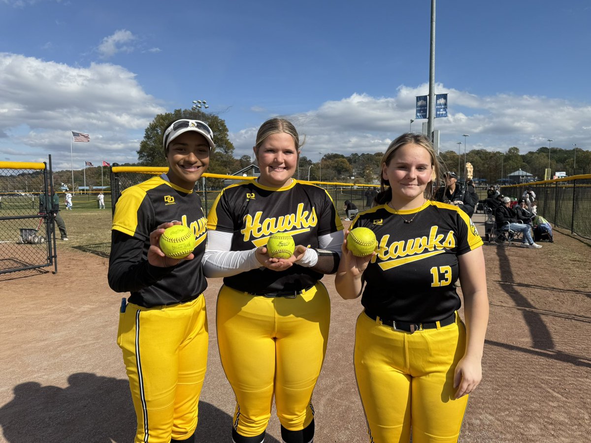 Ohiohawks09King's tweet photo. Game 4 Bomb squad 
@EllieS_2027 with a 3 run blast 
@sgault2028 with a 2 run bomb 
@2027Hopf with a 2 run shot!
7RBIs right here!!
@ConnectSports_ ScenicCity https://t.co/LTpDhBjYUV