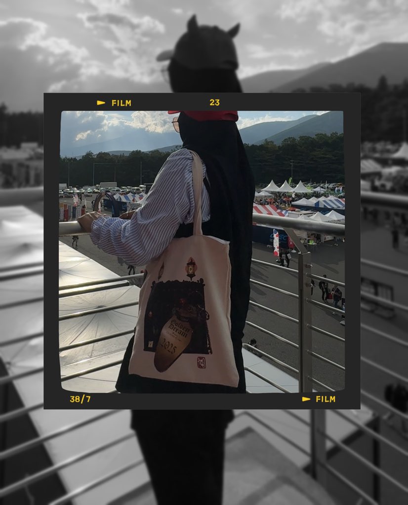 TaiGaBlush's tweet photo. Drew it so I can use it for various things related to the trip and later kept for reminiscence, so I printed it on my self-made tote bag to use it throughout the whole trip — the artwork turned out just the way I wanted, looking exactly what I imagined before sketching it 🍀✨! https://t.co/dahtnqhxZ3
