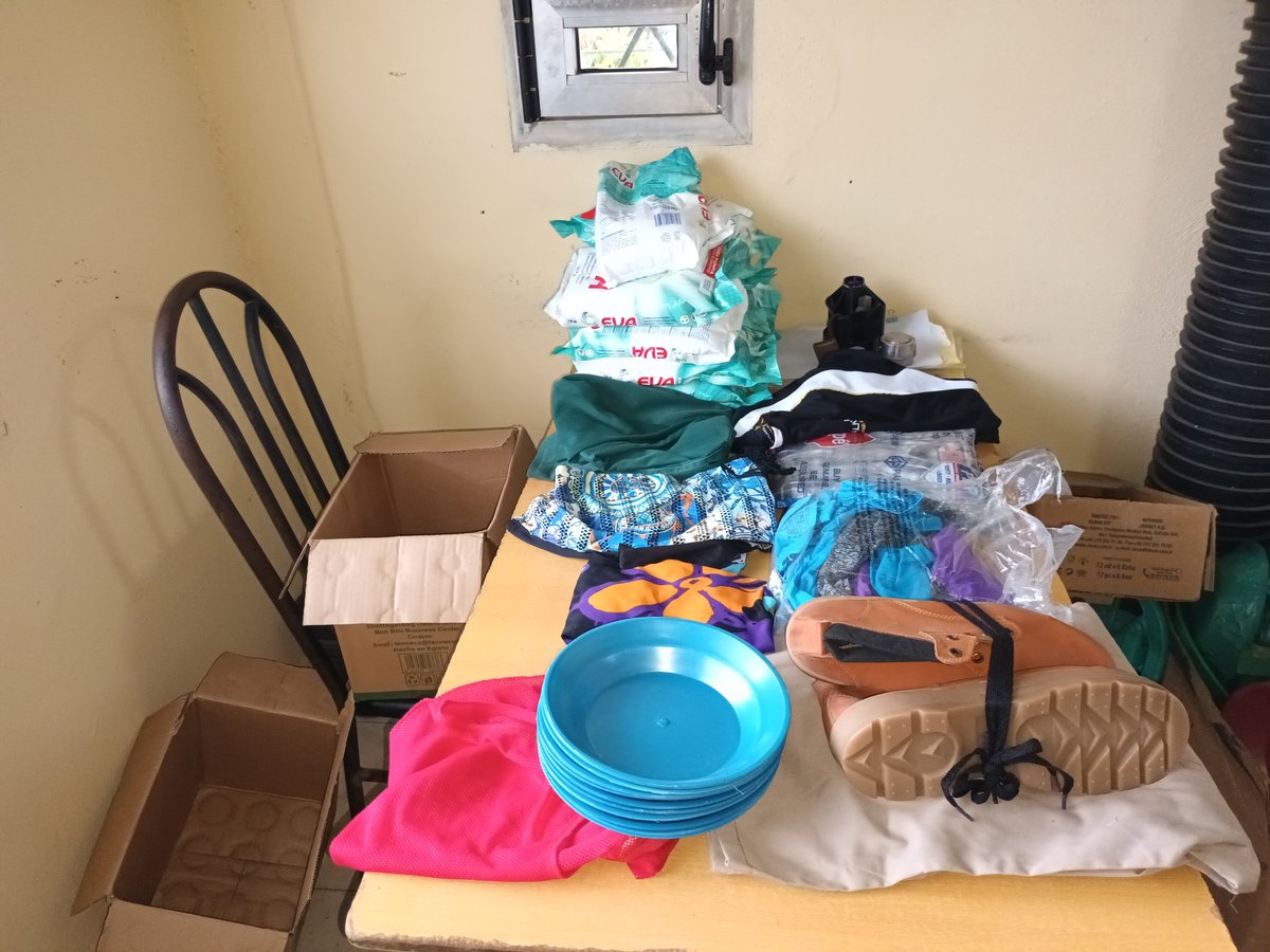 Los Recicladores de la UEBR Materias Primas Esmeralda, donan artículos para los afectados por el Huracán Melissa en la Zona Oriental de nuestra Patria.