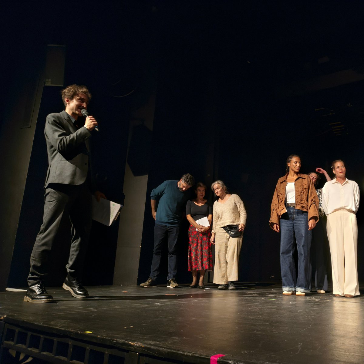 UruguayCZ's tweet photo. Otro año de éxito de #Uruguay en los teatros checos. 🇺🇾 Gabriel Calderón ha ganado el premio del jurado profesional en la competición #LaBatalla por su texto  «Historia de un jabalí o Algo de Ricardo». La obra entera será traducida al checo 🇨🇿
Gracias @Calderoncomplot y @ICPraga https://t.co/ltmYCtl1Vv