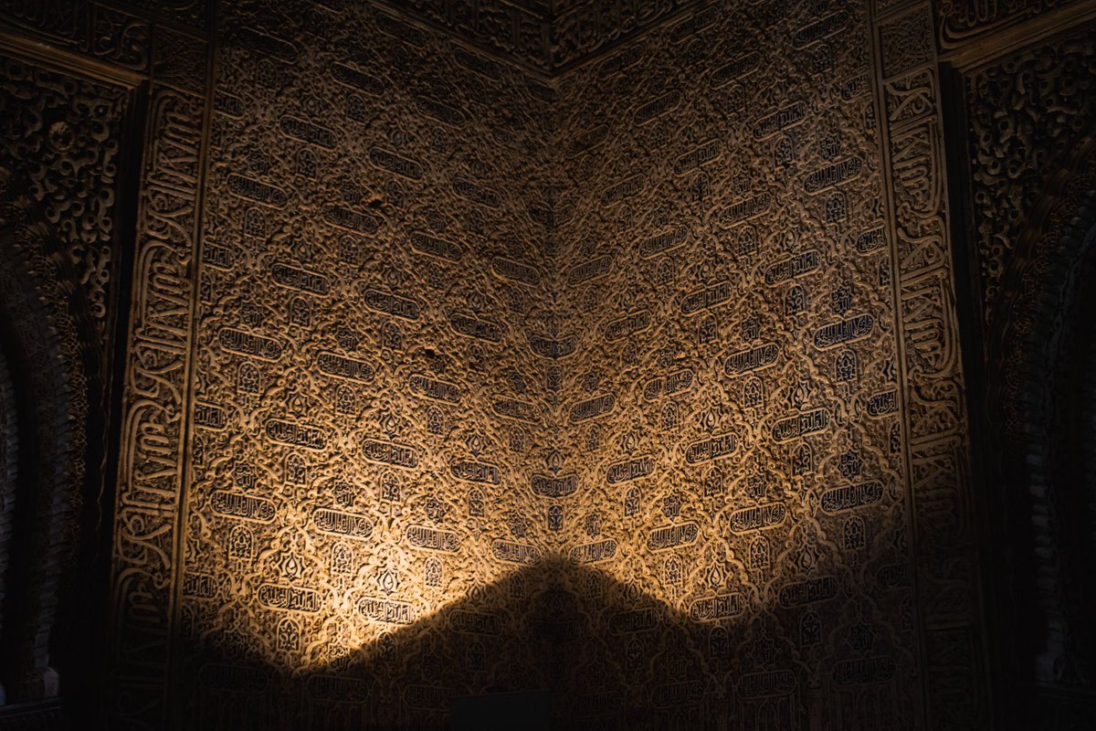 baetis77's tweet photo. Luces y sombras en la Alhambra https://t.co/FbuUxpezvc