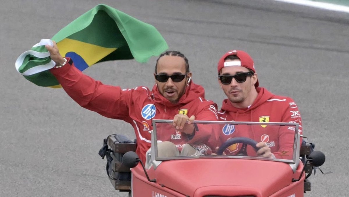DehFlowers's tweet image. O único carro da Ferrari que prestou hoje! 

#BrazilGP
