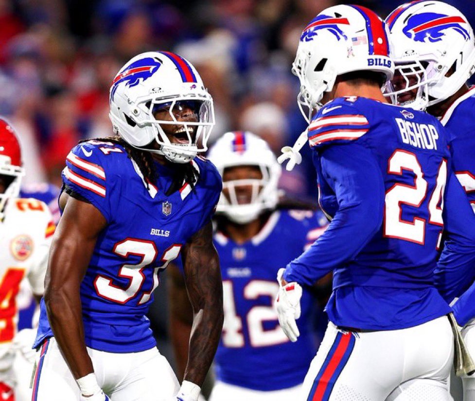 Maxwell Hairston had Waddle BLANKETED.

Cole Bishop picked off Tua.

Yeah, the young secondary has ARRIVED.