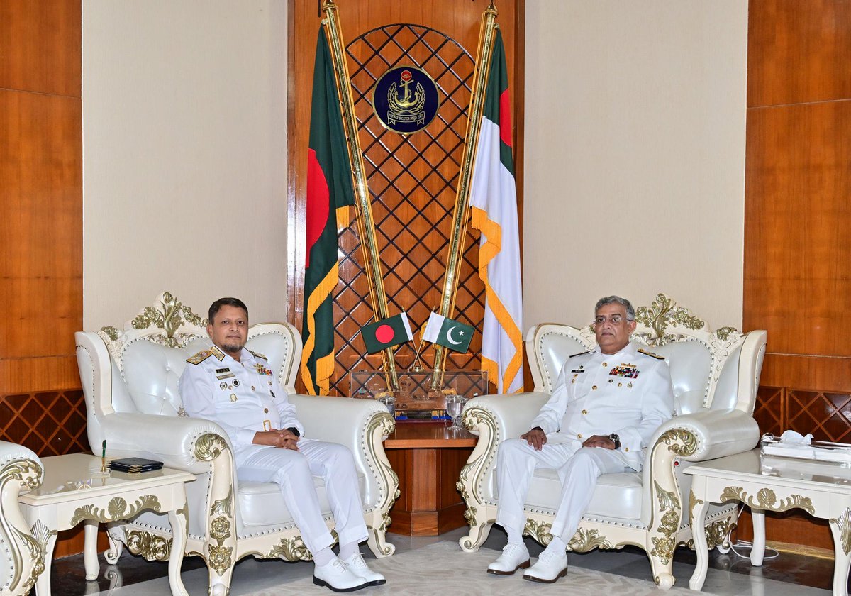 Admiral Naveed Ashraf, NI (M), Chief of the Naval Staff, #Pakistan Navy and the #Bangladesh Naval Chief have reaffirmed cooperation and commitment to peace and stability in the Indian Ocean.

#PakNavy #PakistanNavy #ISPR