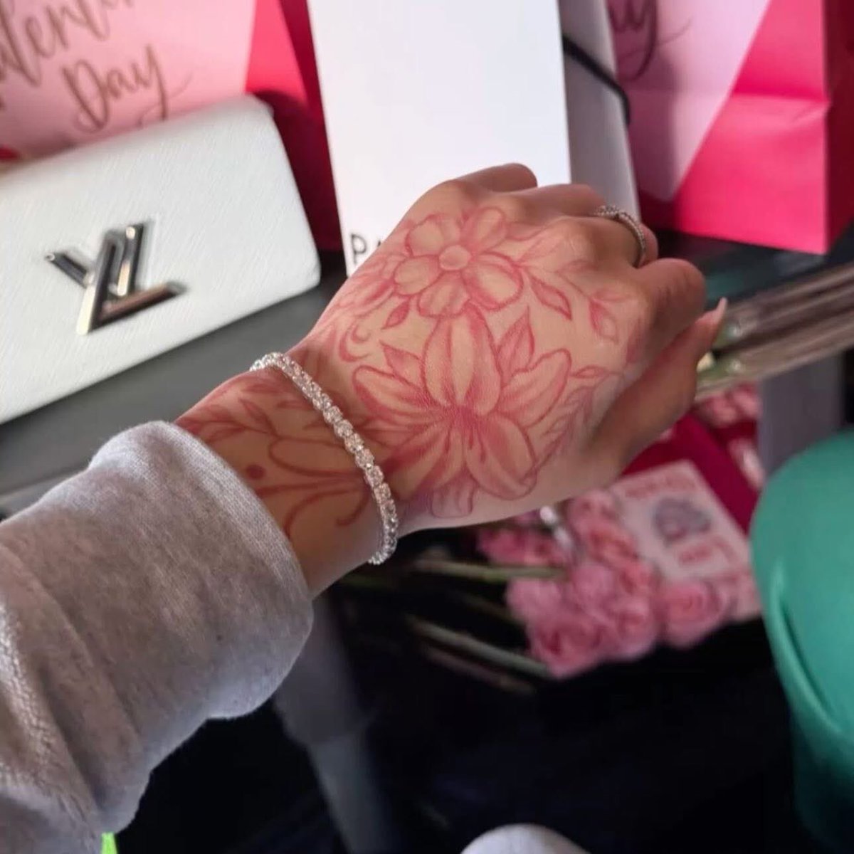 What’s on your mind : 
Me :