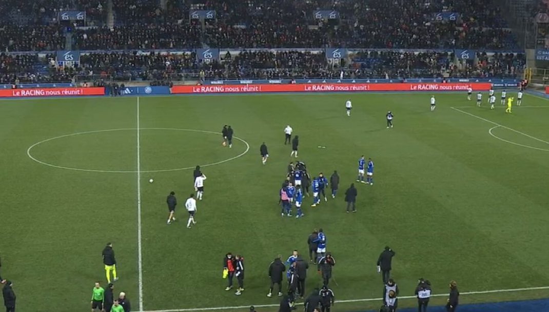 SuiveurLillois's tweet image. Le LOSC est-il en crise après sa défaite à Strasbourg ? #RCSALOSC