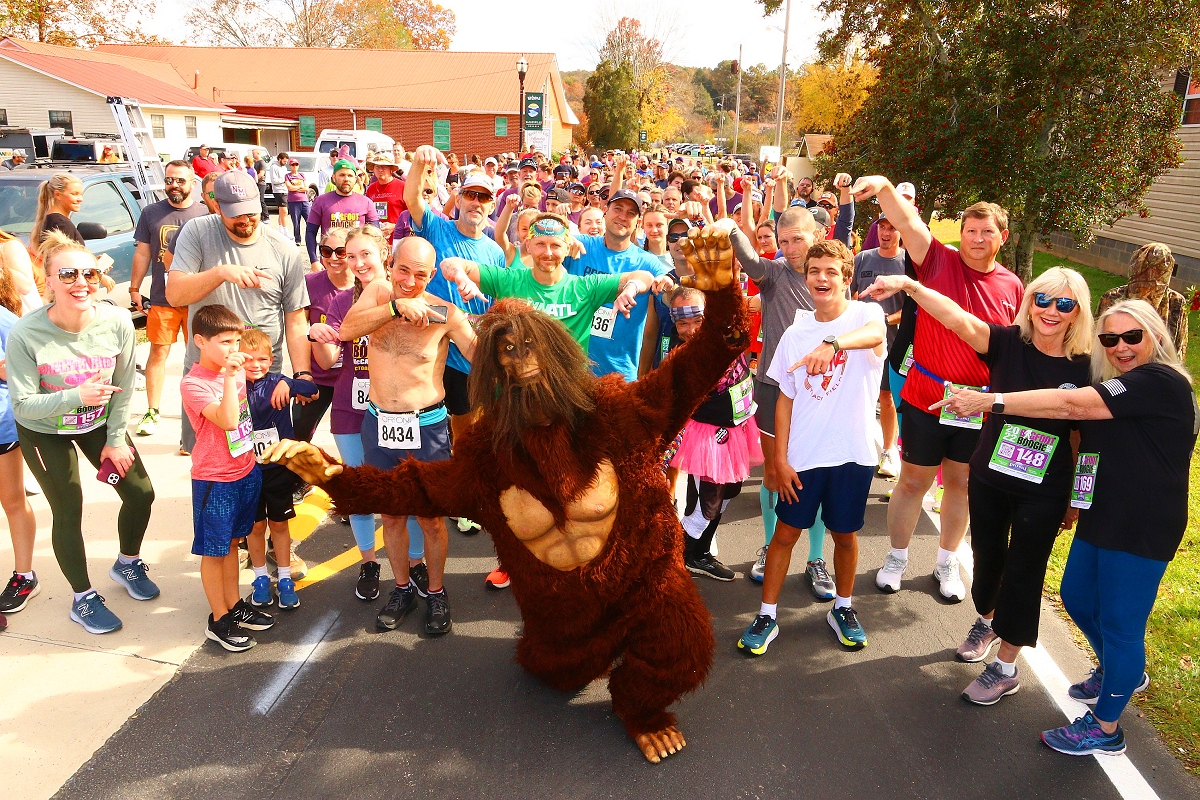 balancedrunning's tweet photo. Veterans Day Guide: Free Meals, Races &amp; Ways to Give Back 🇺🇲 - https://t.co/MXAnD21gW6 https://t.co/DubrsM9IgZ