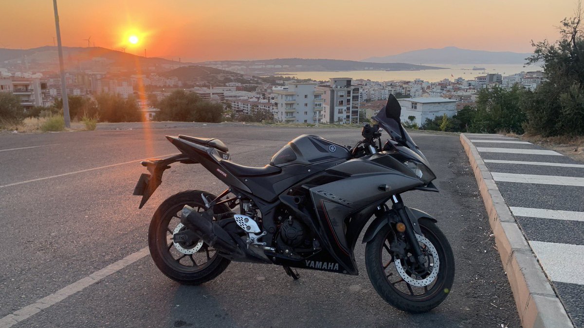 ouzhanktkc1925's tweet image. Babayla zor yarışırlar 🔥🔥 #r25 #yamaha