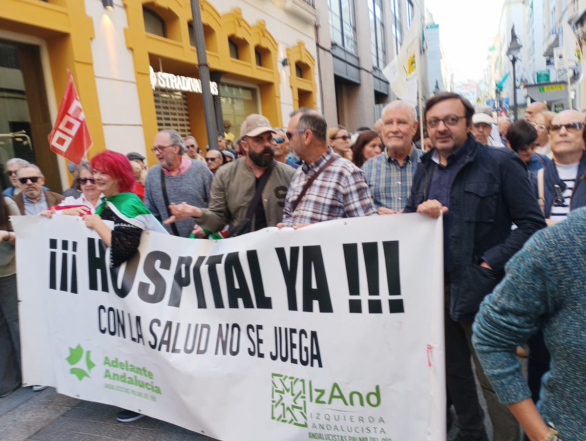 Córdoba alza la voz por la sanidad pública 
Hoy La candidata por Córdoba Mariví Serrano, Santiago salas y los compañeros de la provincia hemos estado apoyando la manifestación en defensa de la sanidad pública
