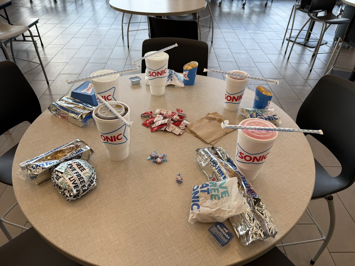 Autumn Ridge Gator Band tweet media