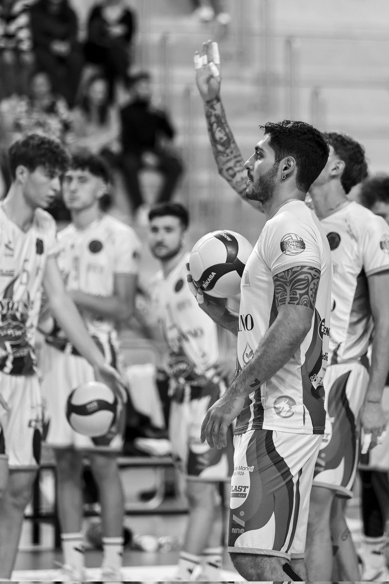 🔴🟢🏐🐉 - Javier Martinez da #record

1100 punti in carriera in tutte le competizioni con il la palla a terra che ha deciso la vittoria 🐲❣️

#GoDragons