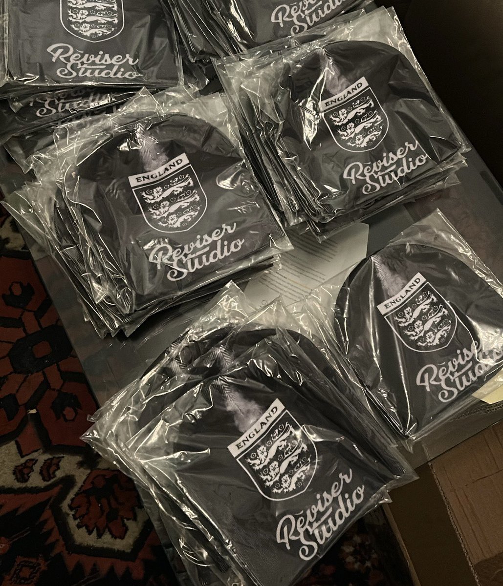 itsur808's tweet photo. ich drop meine beanies 😜 https://t.co/p0saypvGMs