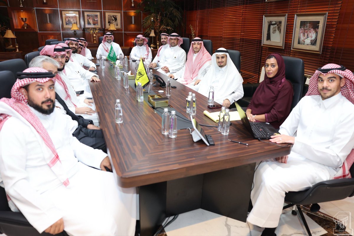 بندر غندر tweet media