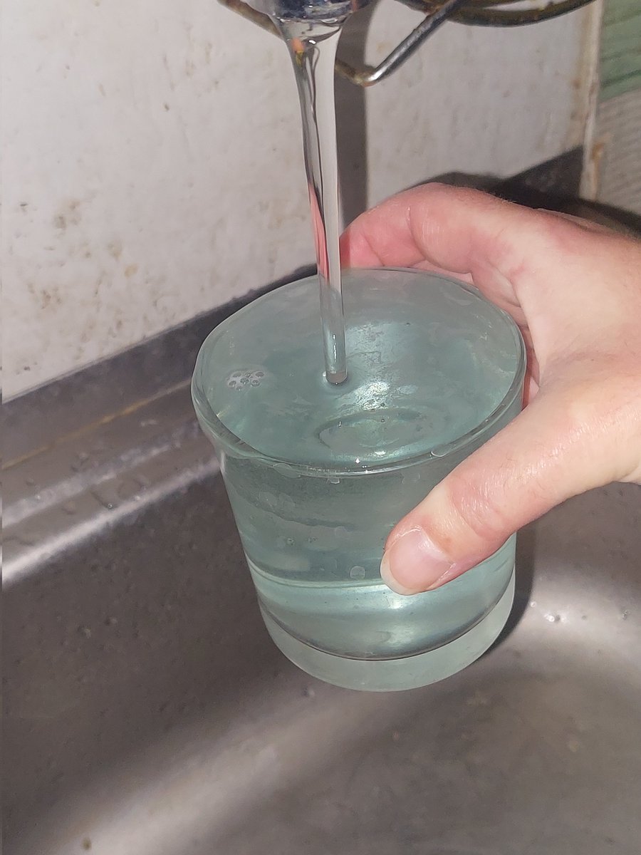 YKozur's tweet image. #bombaygin