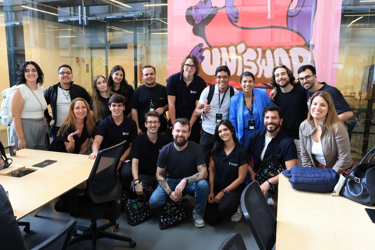 Ana Westfal 〽️ tweet media