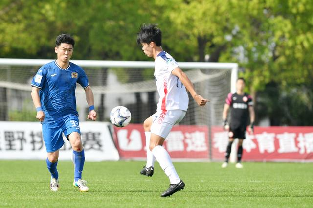 pilkachiny's tweet photo. Shanghai Second awansował do China League Two! Klub, w którym występuje 59-letni Zhu Jun, doszedł do finału Chinese Champions League i uzyskał prawo gry w 3. lidze. https://t.co/bQJhzqSXPu