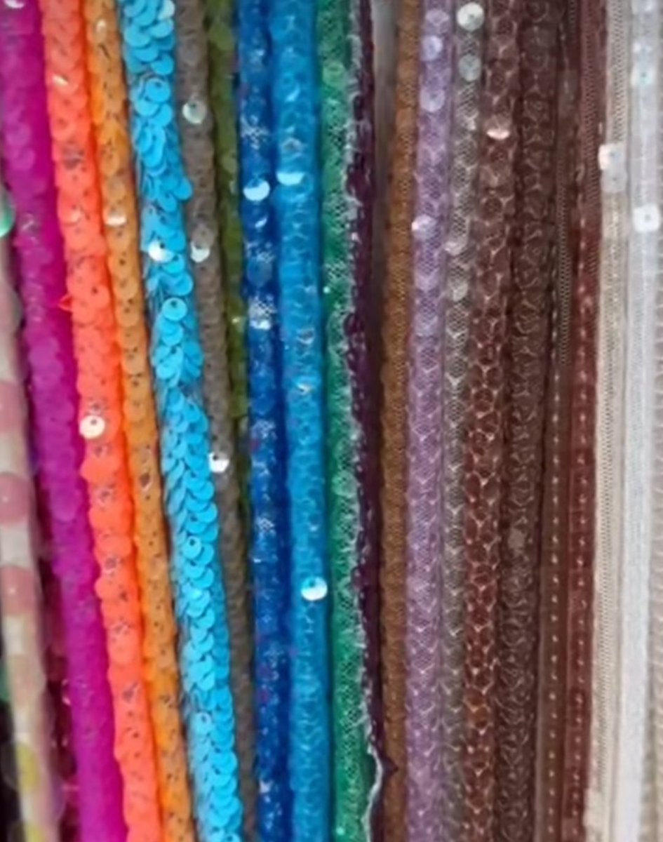 Payetli kumaşlar, <a href="/gelinlikkumas/">gelinlik kumaş</a> çeşitleri ile abiye kumaş modelleri ve gece elbisesi için abiyelik aksesuarlar Kaptan Textile toptan perakende kumaşçı mağazalarında satışa sunuluyor

Sipariş: wa.me/905326110325

#abiye #abiyelik #kumaş #kumaşçı #gelinlik #nişan #düğün