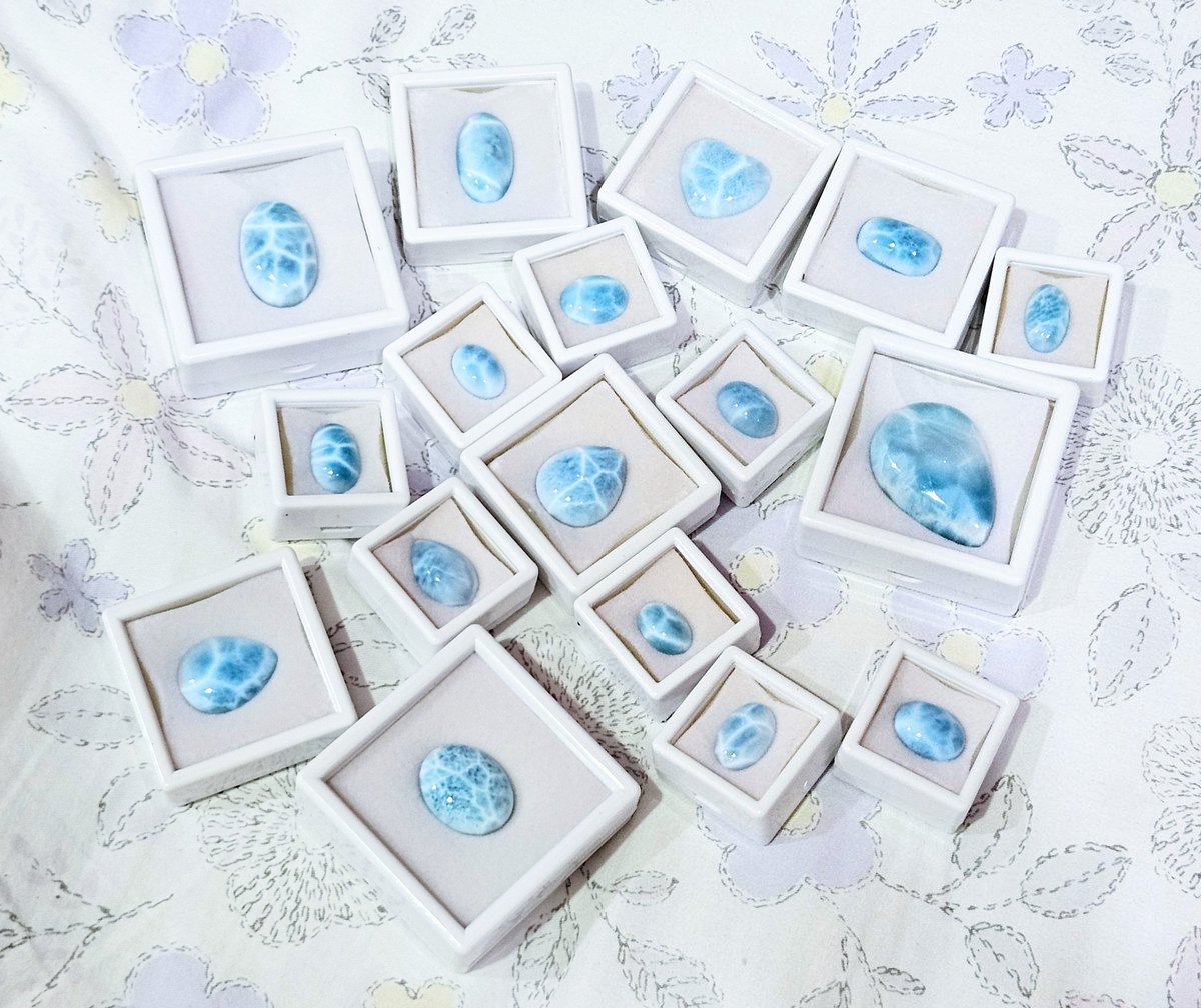 我是松鼠嗎？
昨天收拾工作室抽屜發現好多做到一半的作品，那些銀現在超值錢
然後今天在家裡找藥，結果在藥盒底下發現一袋拉利瑪