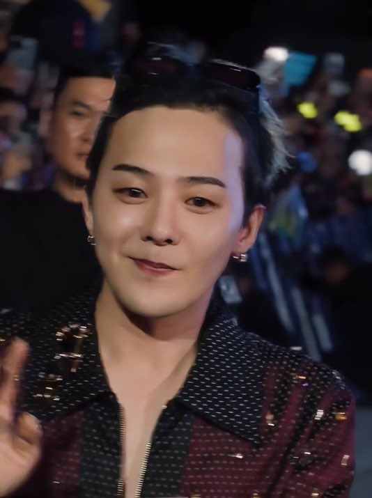 jiyongvamp's tweet photo. I vote #GDRAGON for #2025MAMAVOTE 

voting closes soon and he’s still at 4th place !!! 
if you see this post repost and drop the tags for GDRAGON 🐉

✅ RETWEET = 1 vote 
✅ REPLY = 1 vote https://t.co/9bPtymk0rJ