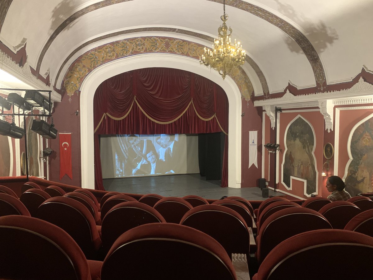 Bir de bu açıdan film izleyelim dedik ( evet sene 1952 )