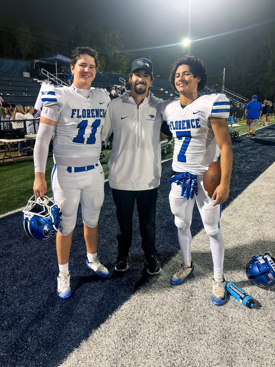 The Davis to McDonald era broke 1000 receiving yards the other night with 8 touchdowns, and over 14 yards per completion. Both are gonna be missed, but steals for anybody at the next level. <a href="/jimmy_jk7/">Jimmy</a> <a href="/Cadedavis21/">Cade Davis</a> <a href="/parker_driggers/">Parker Driggers</a> <a href="/FloFalconsFB/">Florence Falcons Football</a> <a href="/AL7AFootball/">Alabama7AFootball</a> <a href="/AlabamaHSFB/">AHSFHS.org</a>